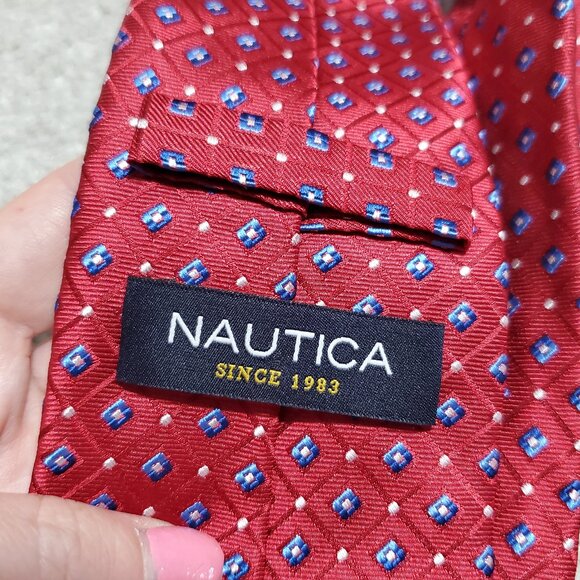 NAUTICA 100% Silk Neck Tie Necktie Geometric Office Red White Blue 3.25" x 59" - Picture 5 of 8